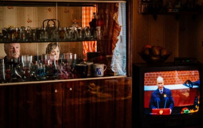 Жители России за войну, но хотят ее окончания, за переговоры, но против прекращения огня