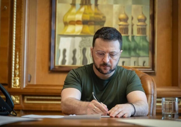 Зеленський підписав документи для швидкої ратифікації Угоди про створення Спеціального трибуналу - фото