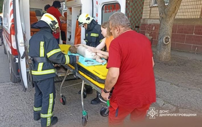 В Днепропетровской области двухлетний ребенок выпал с четвертого этажа
