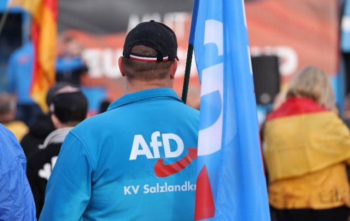 Политик из пророссийской AfD тайно воевал за Украину – его могут исключить из партии