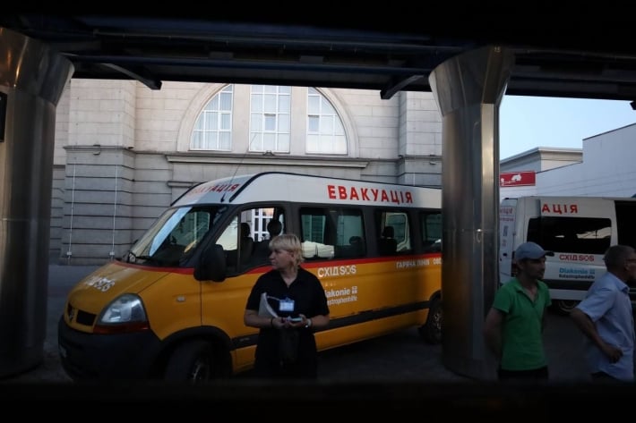 Укрзалізниця вывезла более 100 жителей Запорожья из опасной зоны