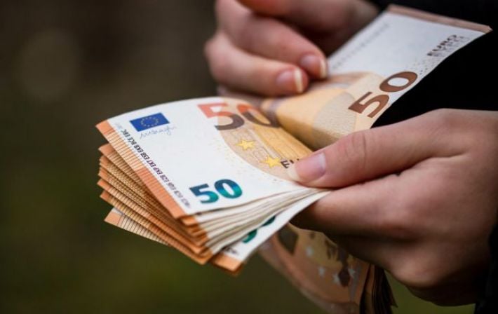 ЕС блокирует 1,7 млрд долларов для Украины: антикоррупционный скандал с НАБУ и САП вызвал жесткую реакцию