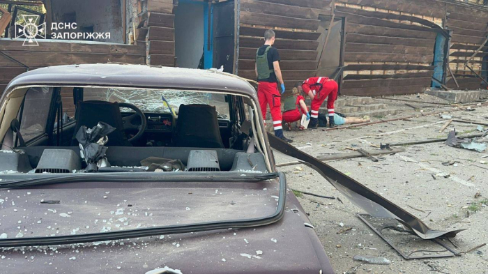 РФ вдарила по базі відпочинку на Запоріжжі ФАБами: двоє загиблих, багато поранених.