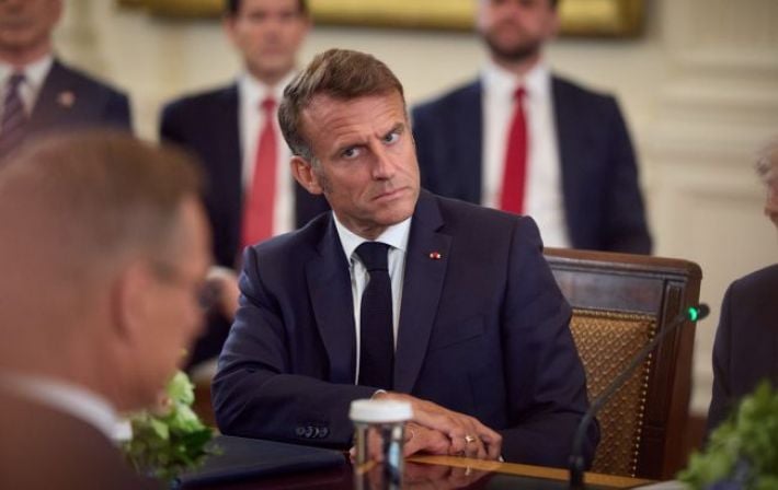"Пусть Макрон берет каску и сам едет в Украину". Между Италией и Францией назревает дипломатический скандал