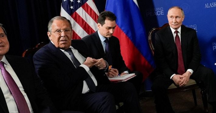 Перед встречей с Трампом Путин «пошутил» над Лавровым
