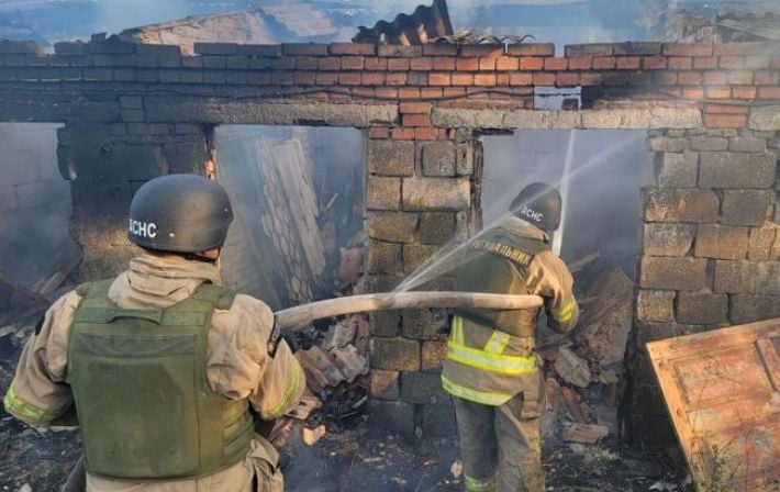 Трое раненых, разрушенные здания и автомобили: РФ утром атаковала Днепр ракетами