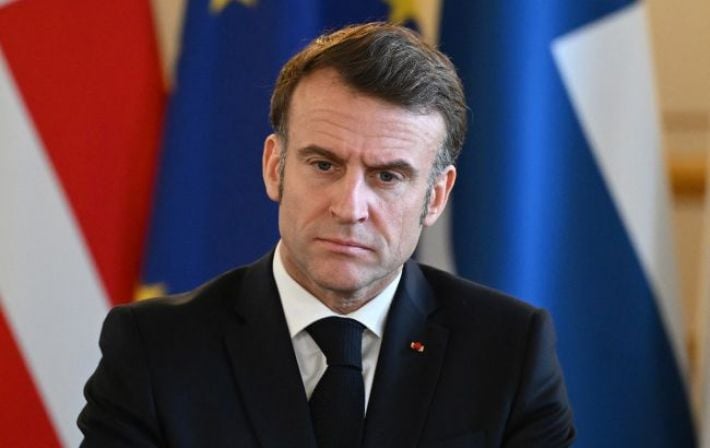 Правительство Франции отправлено в отставку: причины и перспективы новых выборов