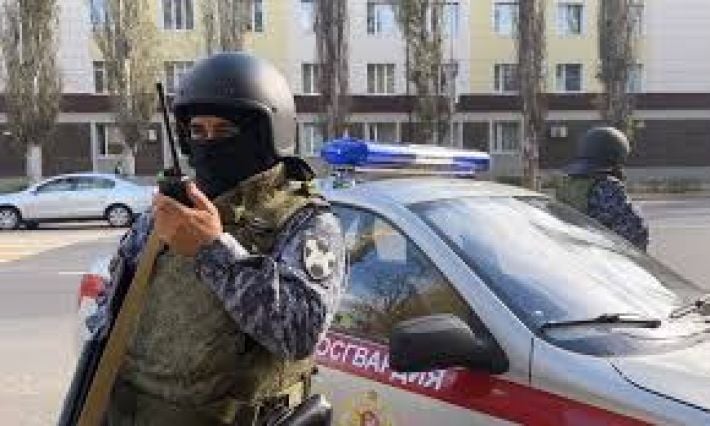 Оккупанты усиливают контроль: в Мелитополь свозят росгвардейцев из глубинки