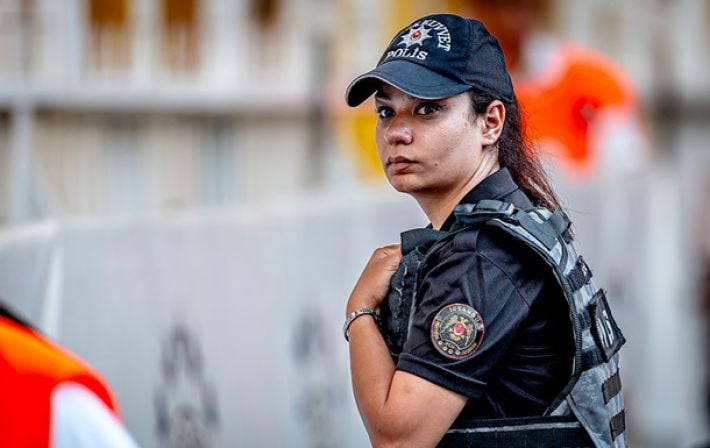 В Турции подросток атаковал полицейский участок: есть погибшие