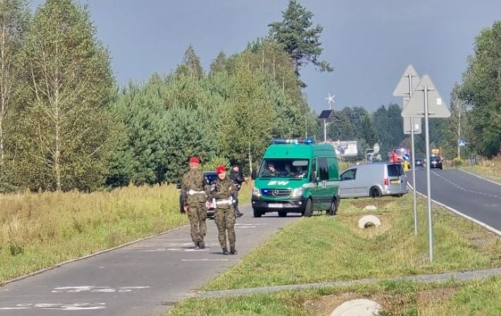 Обломки ракеты, сбившей дрон РФ: в Польше продолжается операция военной полиции