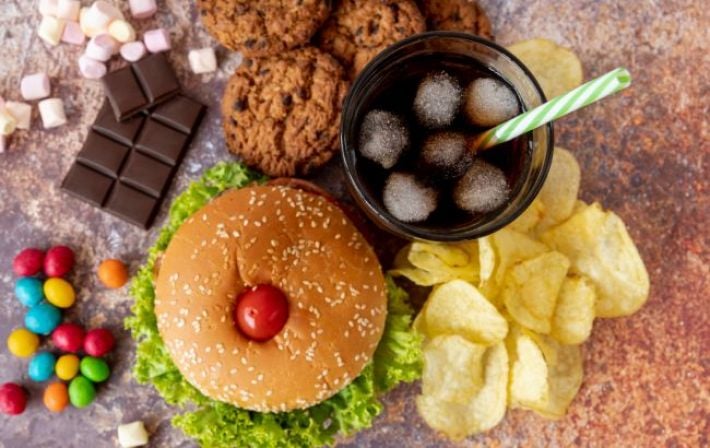 5 продуктов, которые повышают тревожность и стресс: уберите их из рациона!