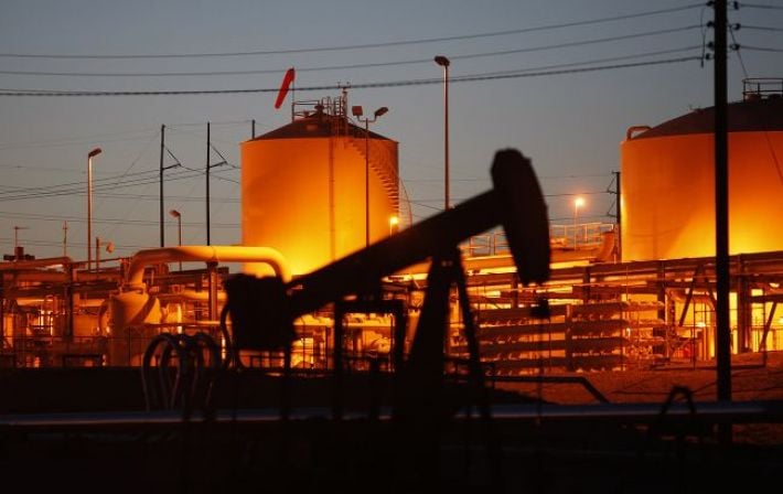 Переломный момент: цены на нефть обвалились до 4-месячного минимума из-за избытка сырья и ожиданий ОПЕК+