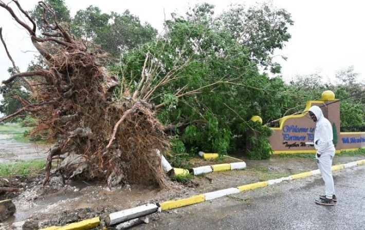 Карибы под ударом "Мелиссы": ураган оставил без света сотни тысяч человек, полмиллиона эвакуированы