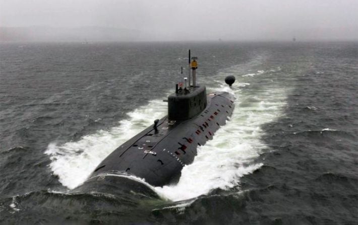«Мы охотимся на ваши подводные лодки»: министр обороны Британии обратился к Путину