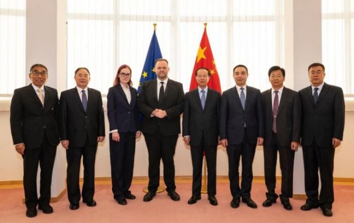 Первая за семь лет встреча ЕС и Китая завершилась спором из-за НАТО и Украины