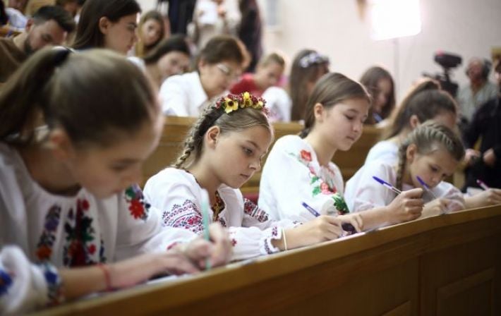 Радиодиктант национального единства – 2025: когда, где слушать и куда отправлять текст
