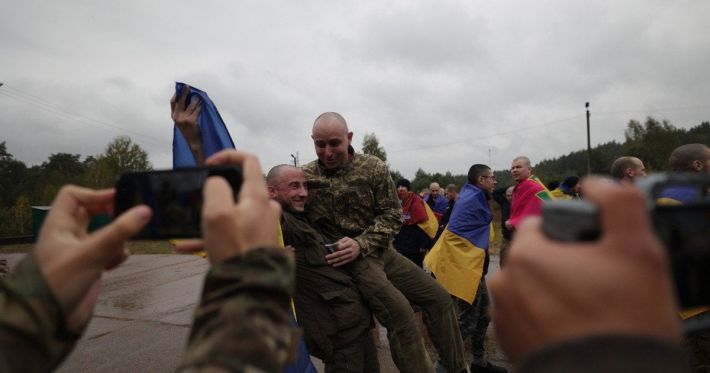 "Считал каждый день": освобожденный из плена украинский защитник рассказал о боли