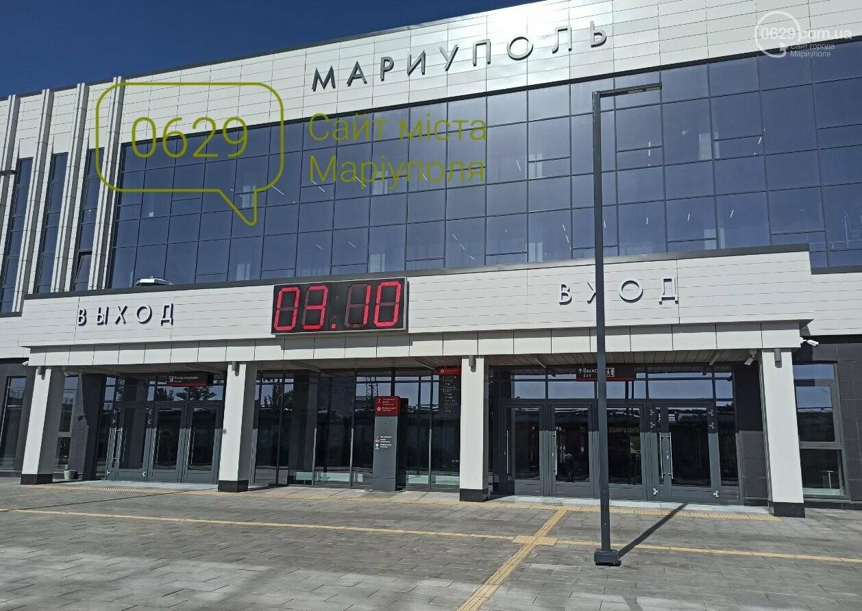 После начала полномасштабного российского вторжения транспортное сообщение по понятным причинам остановилось. Люди оказались отрезанными не только от “большой земли”, но и даже от соседнего села или города