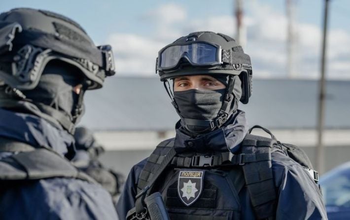 В Киеве группа молодых людей напала на мужчину возле синагоги