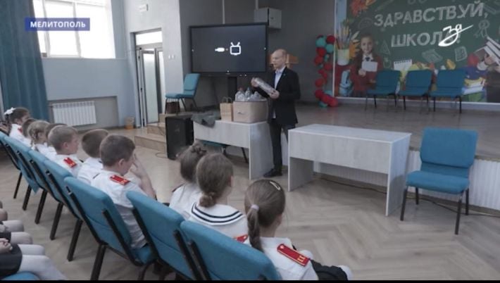 В Мелитополе подсчитали инфляцию на взятки: «подарок» учителю хотят поднять до 10 тысяч, чиновникам - всё равно