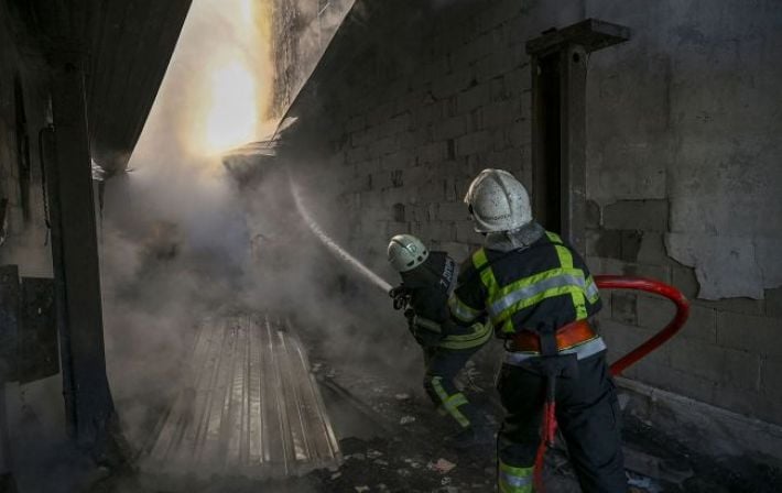 В Сумах ночью дрон ударил по железнодорожной станции: есть раненые