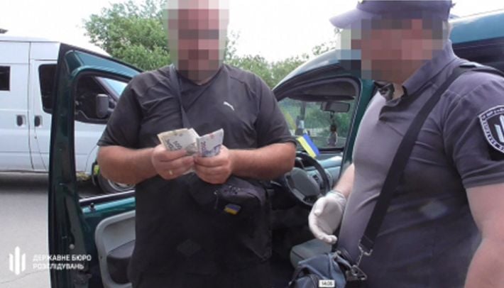 Вымогали деньги у водителей: в Запорожье перед судом предстанут бывшие полицейские