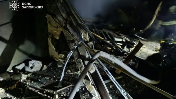 Вражеские дроны атаковали Новониколаевку: повреждены дома и спортшкола