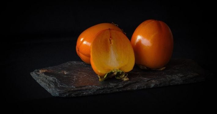 Хурма и шарон: в чем разница и что полезнее