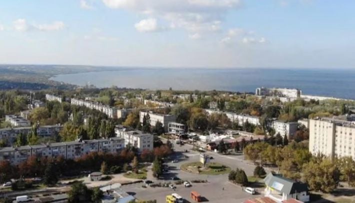 Как живёт в оккупации Днепрорудное Запорожской области: сколько людей осталось, что с комбинатом и какие перспективы