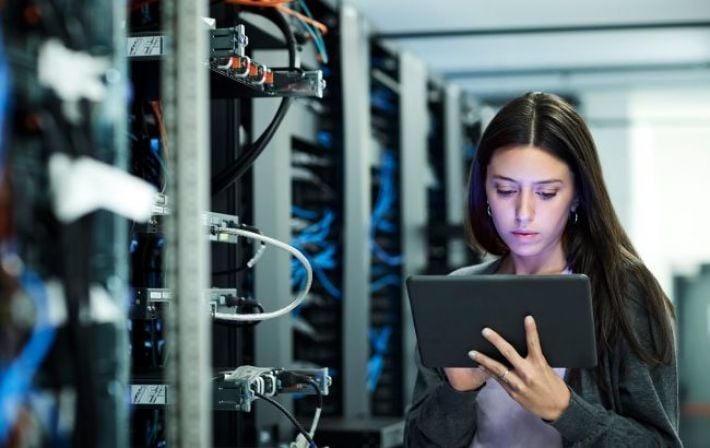 "Кремль закручивает гайки"? В России начались массовые перебои с интернетом в 10+ регионах