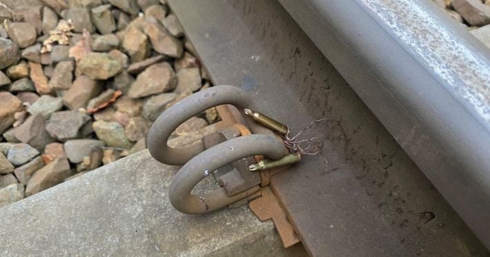 В Польше обнаружили пули на рельсах: полиция выясняет, кто их оставил и с какой целью