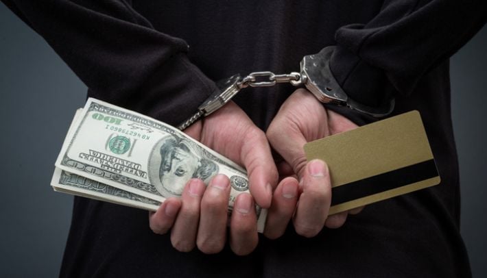 В Запорожье мошенницу заставили вернуть почти 100 000 гривень: чем она промышляла