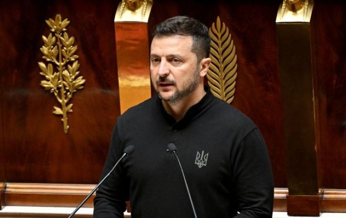 Почтение памяти: Зеленский посмертно наградил орденами журналистов Лалликана и Гузенко