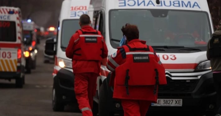 Днепр объявил траур после ракетного удара: число пострадавших растет