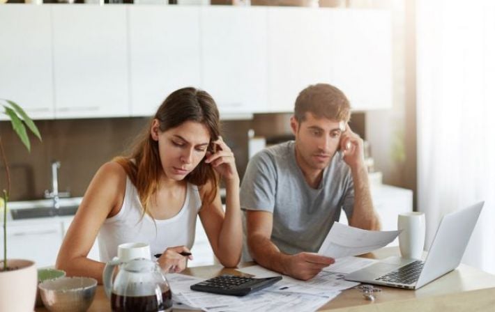 Эффект домино: как разлад в личной жизни незаметно рушит карьеру и здоровье