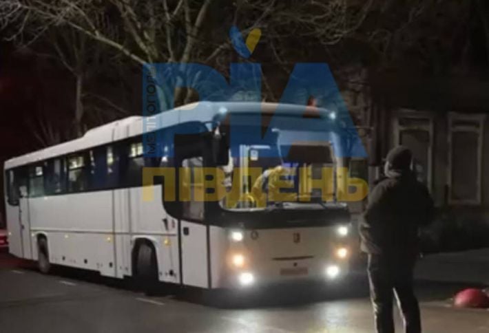 Тиски сжимаются: жителей Мелитополя обяжут сообщать оккупационным военкоматам о каждом переезде