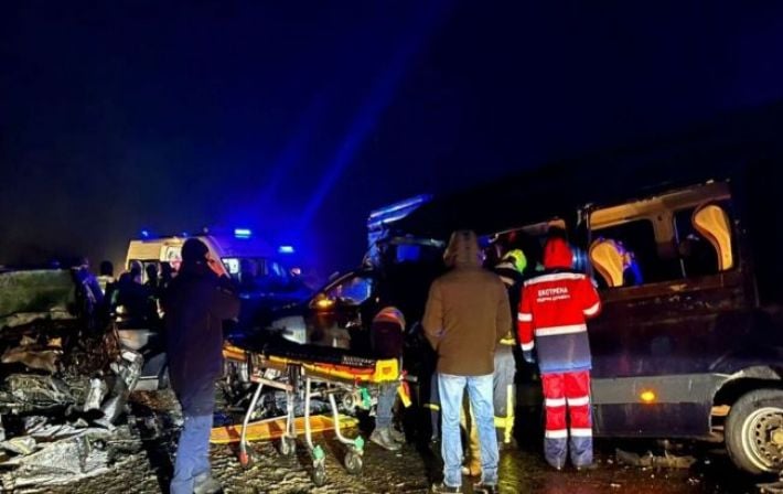 Масштабное ДТП на трассе Киев–Харьков: один человек погиб, 13 пострадали