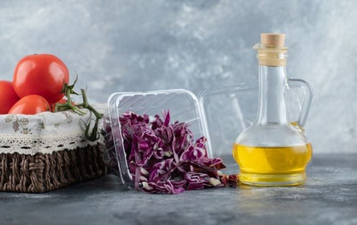 Научно доказано: добавление оливкового масла к капусте кейл делает ее значительно полезнее