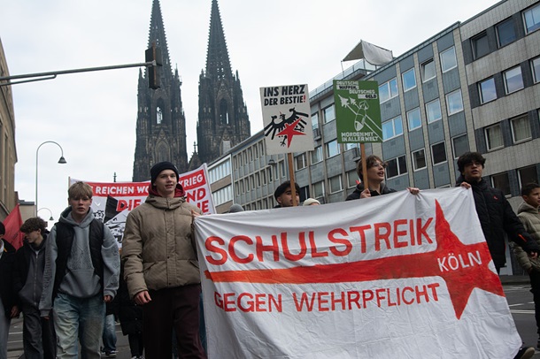 Автором законодавчої ініціативи став міністр оборони Німеччини Борис Пісторіус. Реформа передбачає: