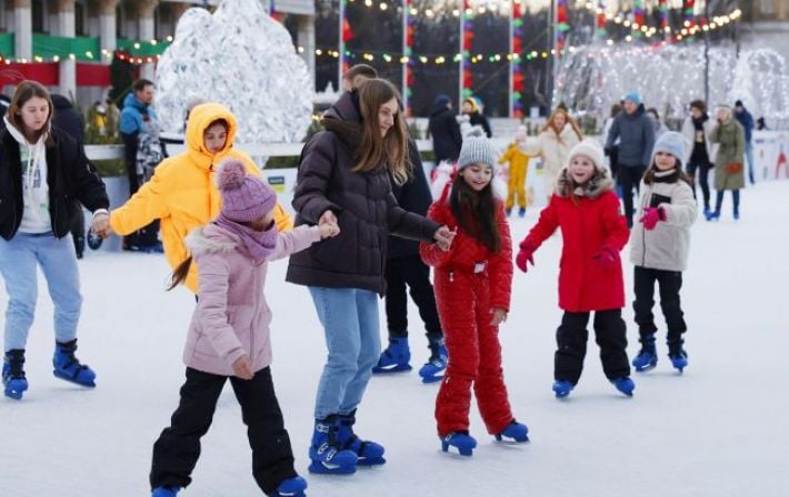 Новый год в тени кризиса: россияне переходят на режим жесткой экономии и донашивают старые традиции