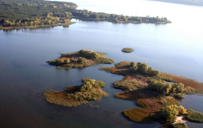 Оккупанты ударили по дамбе Печенежского водохранилища на Харьковщине: движение полностью перекрыто