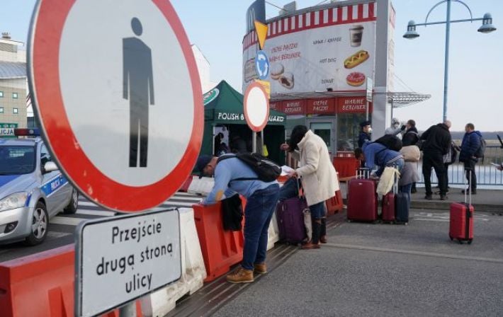 Польша за неделю выдворила почти 180 иностранцев: среди них есть украинцы