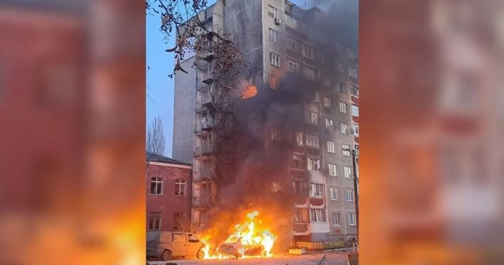 РФ в Сочельник ударила по Чернигову: зафиксировано попадание в многоэтажку