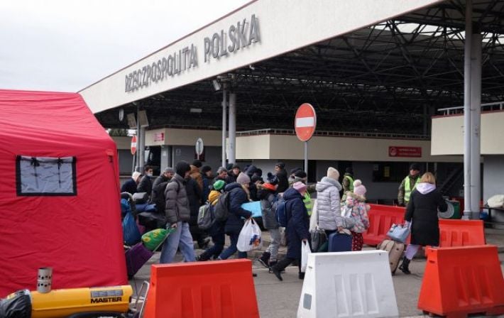 Рождественский ажиотаж на границе: где самые большие очереди и как избежать задержек