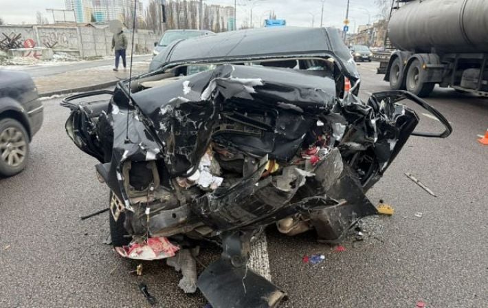 В Киеве военный стал виновником смертельного ДТП: женщина погибла, дети госпитализированы