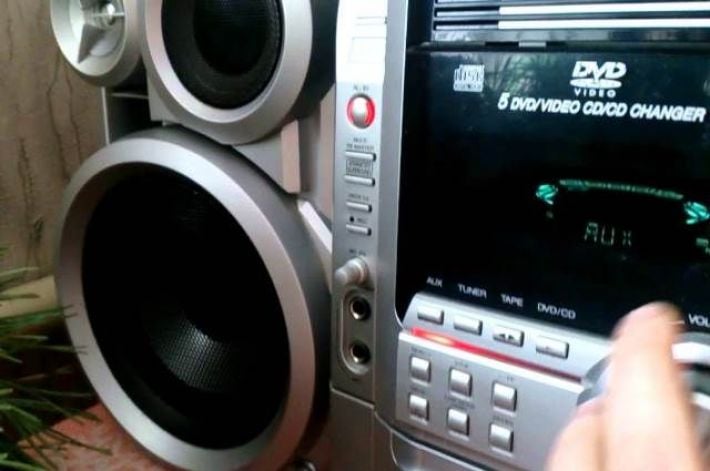 Ван Гог без слуха: в Мелитополе даже смарт-часы просят уйти из кафе