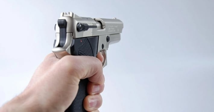 11-летний мальчик застрелил отца из-за отобранного планшета: подробности трагедии