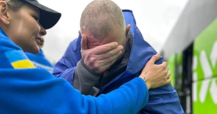 Почему РФ заморозила обмены: Зеленский назвал главную причину