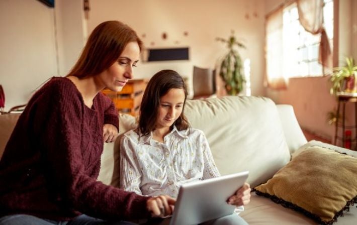 Карьерный старт до 18: какие профессии выбирает украинская молодежь и где ищет первую работу