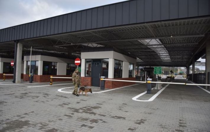 Коллапс баз данных в Польше: на границе приостановлено быстрое оформление поездов и авто